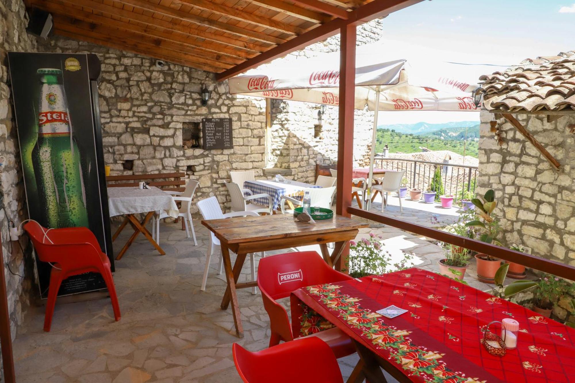 Guest House Vasili Berat Extérieur photo