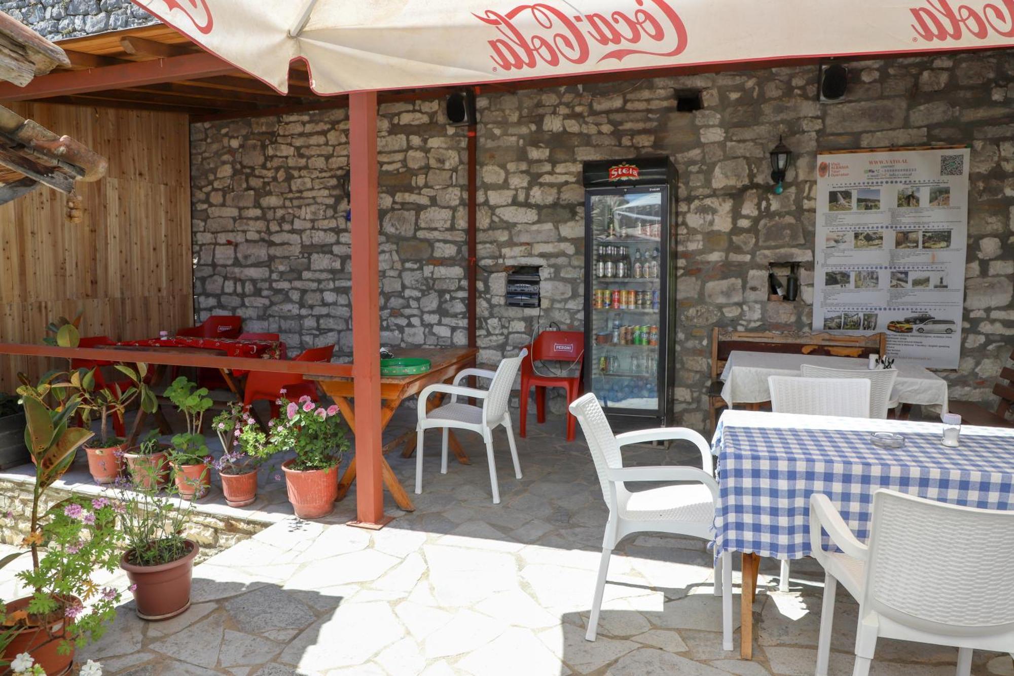 Guest House Vasili Berat Extérieur photo