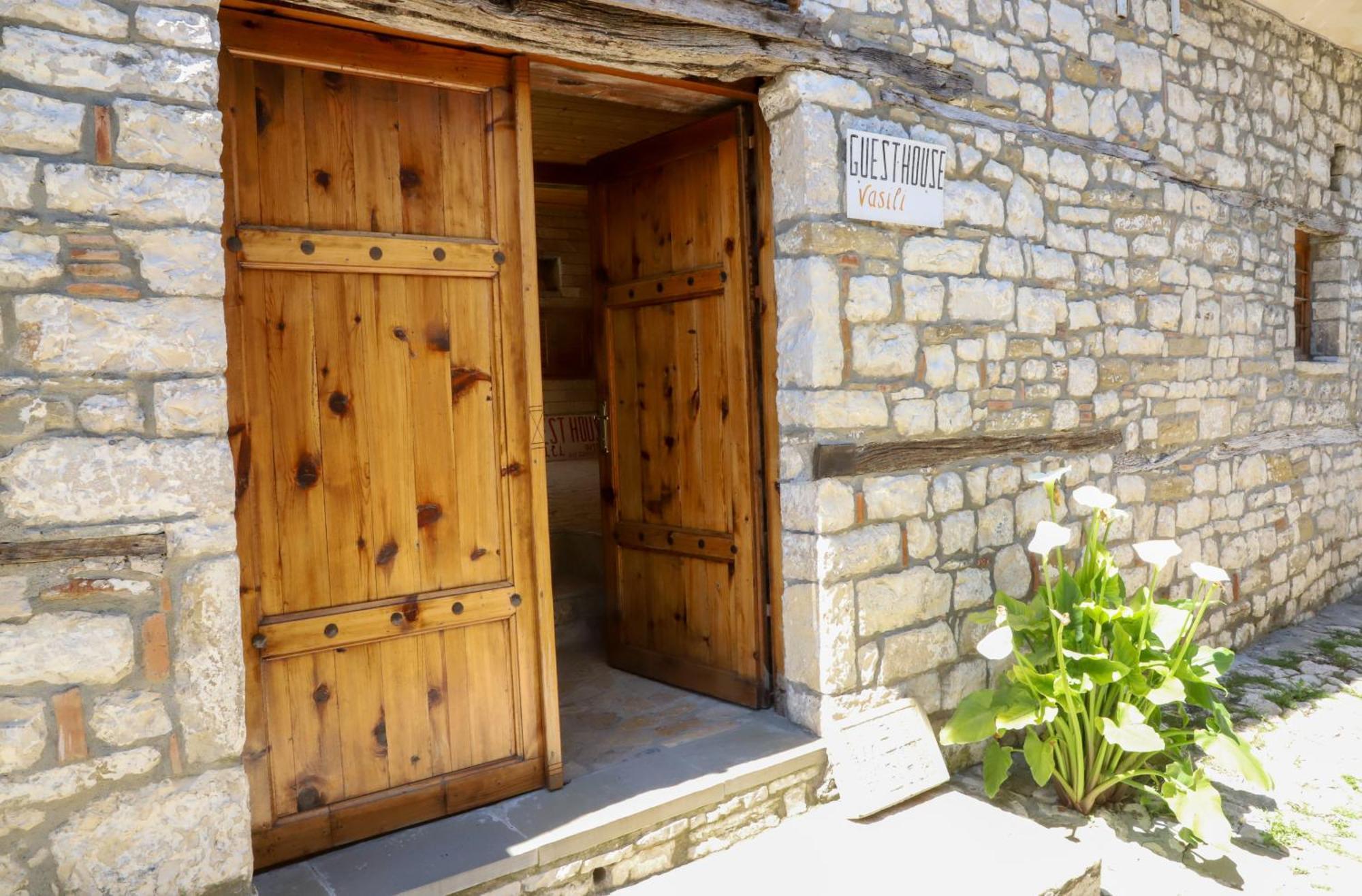 Guest House Vasili Berat Extérieur photo