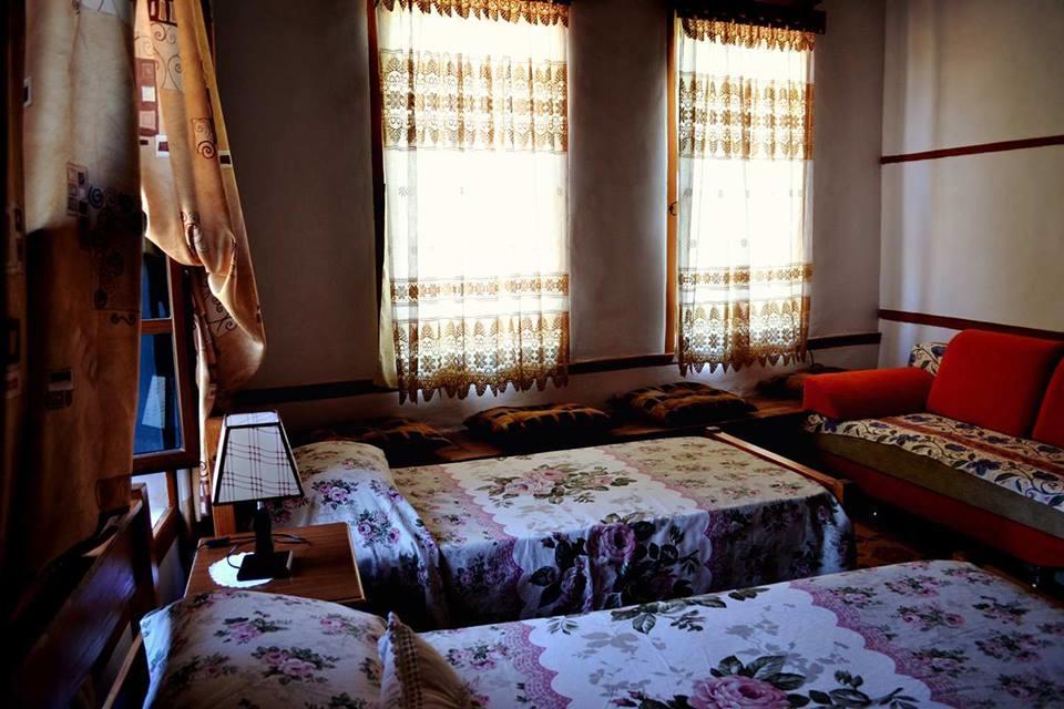 Guest House Vasili Berat Extérieur photo
